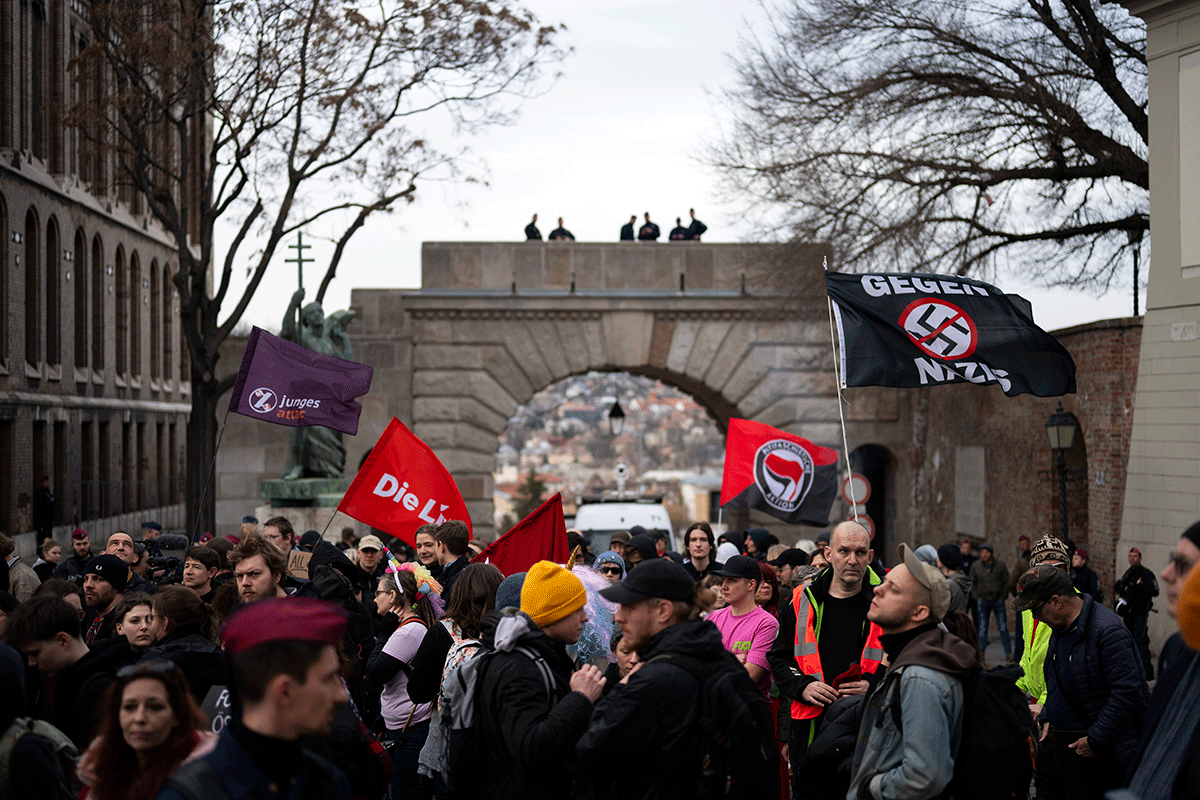 Angereiste Antifas gegen angereiste Nazis. Protest gegen den »Tag der Ehre« am Samstag vergangener Woche in Budapest