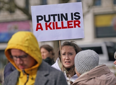 »Putin is a Killer«. Von der Russian Democratic Society organisierte Kundgebung vor der russischen Botschaft in London, 25. Februar 2024