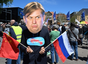 Der echte Maximilian Krah kam gar nicht erst. Protest vor der AfD-Auftaktveranstaltung des Europawahlkampfs am 27. April