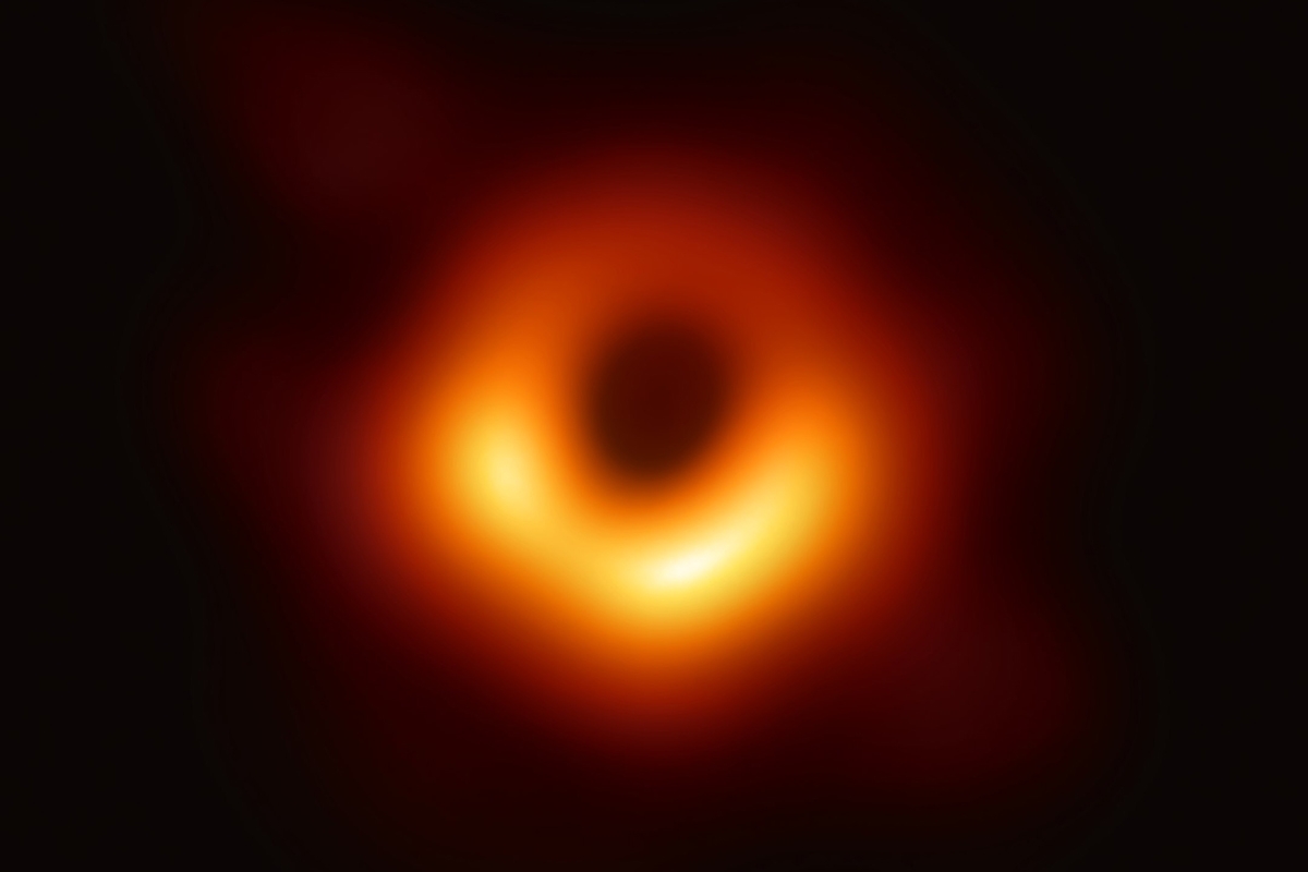 Schwarzes Loch der Galaxie M87