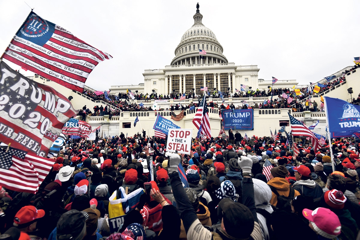 Unterstützer von US-Präsident Donald Trump am Kapitol