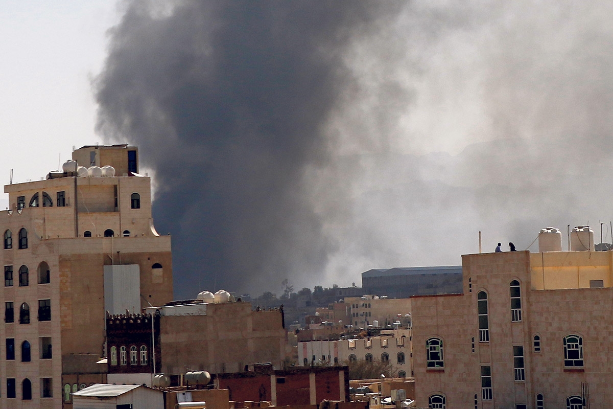 Rauch über der jemenitischen Hauptstadt Sanaa