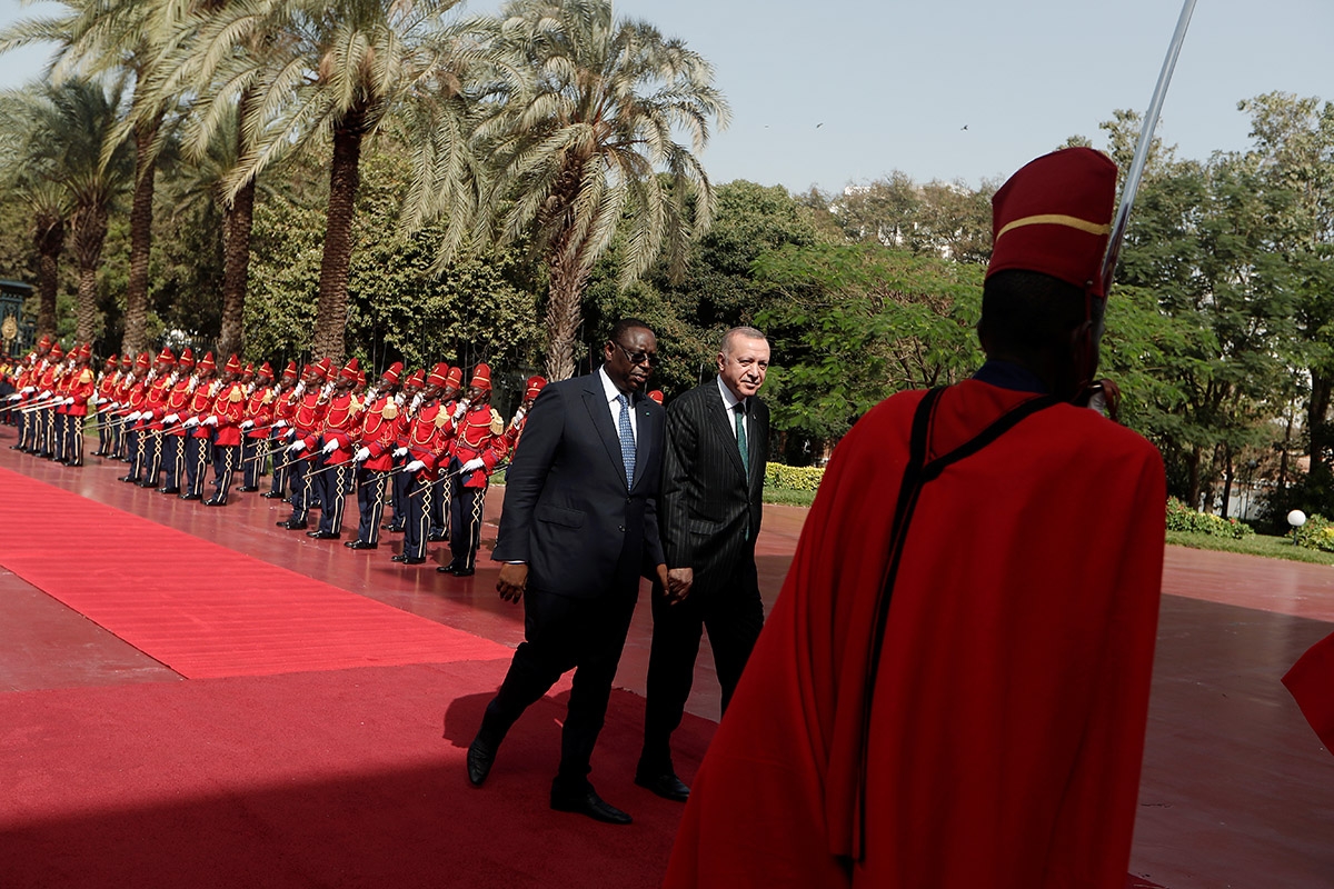 Senegals Präsident Macky Sall empfängt seinen Amtskollegen Recep Tayyip Erdoğan am Präsidentenpalast in Dakar