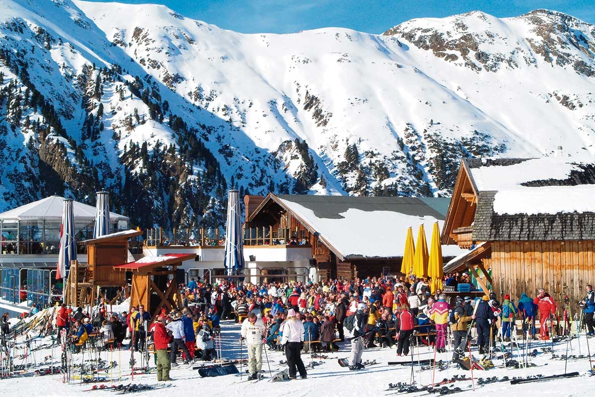 Ischgl ist bekannt für seine Après-Ski-Feiern
