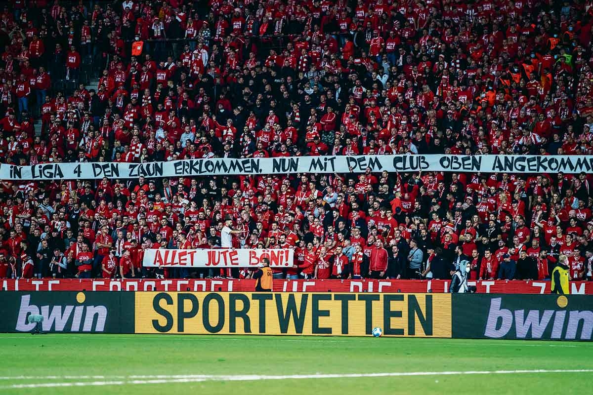 Tribüne mit Banner 1. FC Union Berlin
