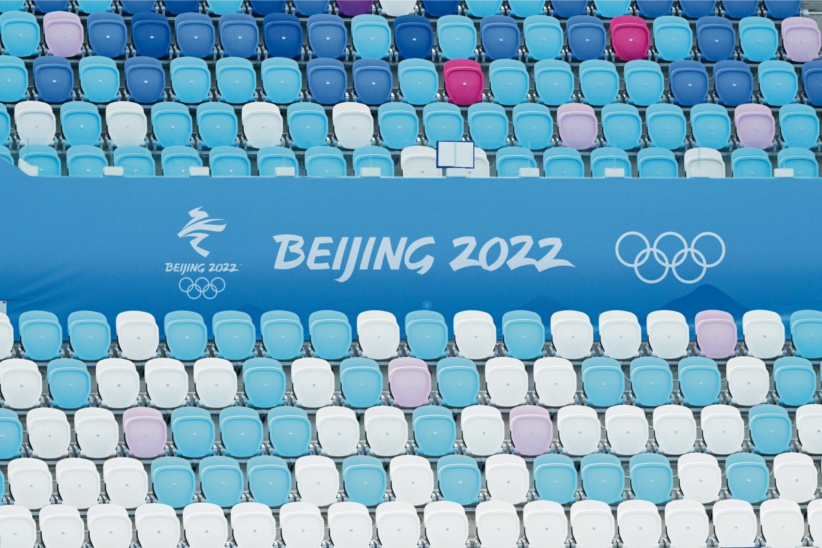 Tribüne der Nationalen Eisschnelllaufhalle in Peking