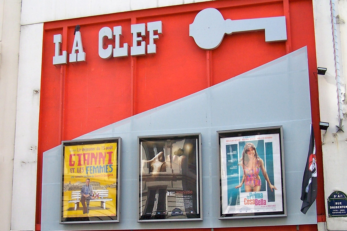 Fassade des seit 2019 besetzten Kinos "La Clef"