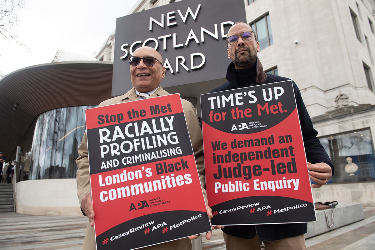 Protest vor dem Hauptquartier von New Scotland Yard in London