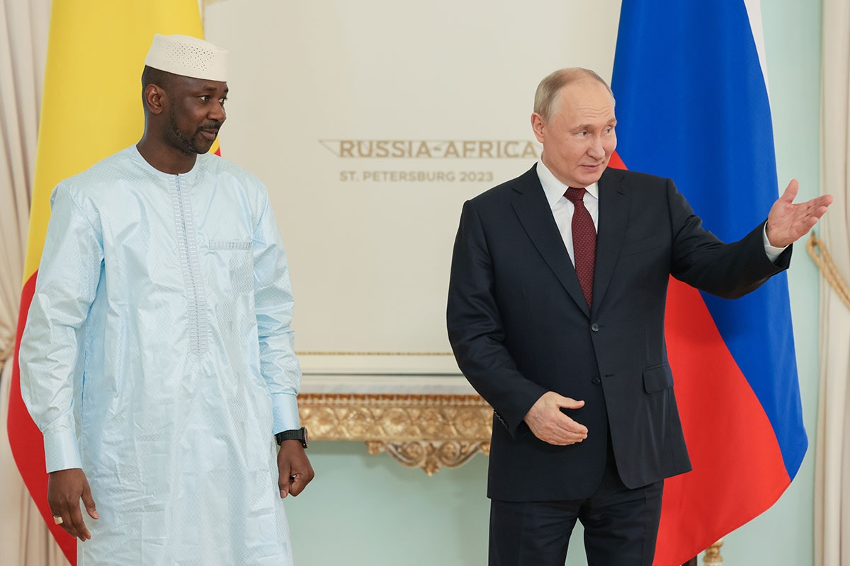 Russlands Präsident Putin und der Interimspräsident von Mali, Assimi Goita