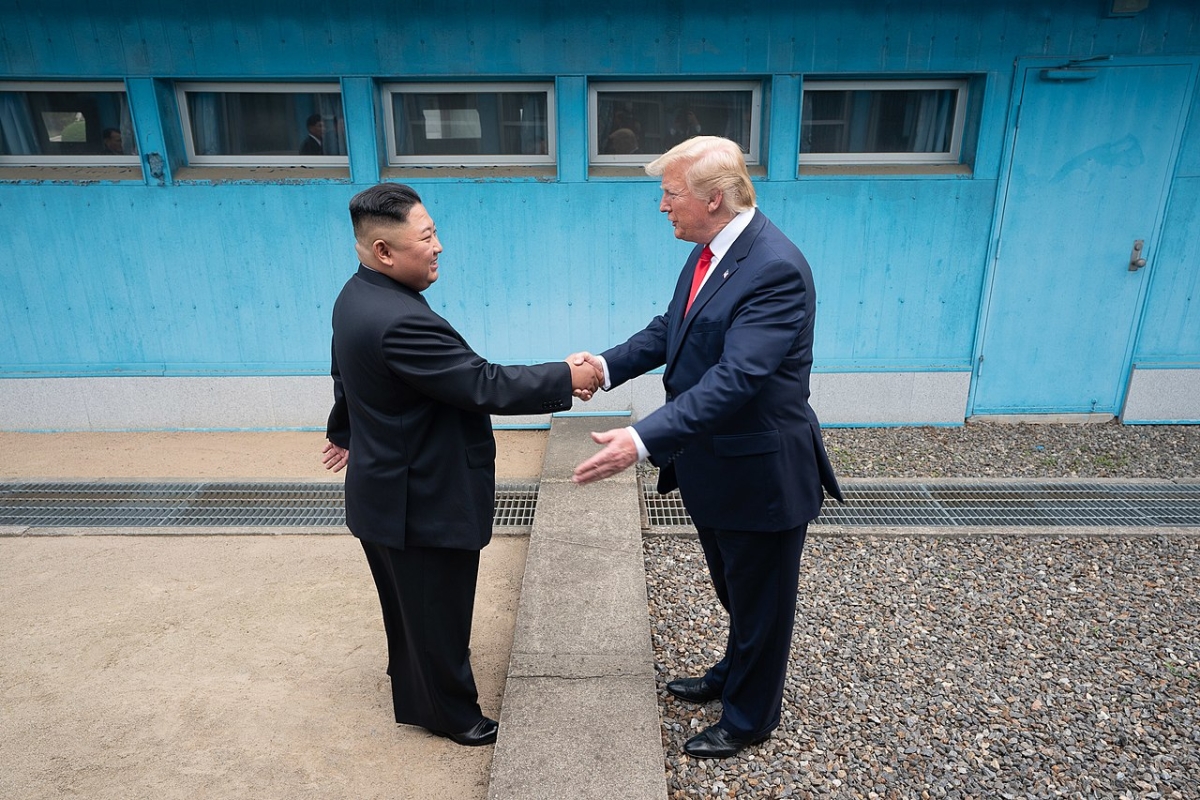 Der damalige US-Präsdent Donald Trump (r.) und der nordkoreanische Diktator Kim Jong Un