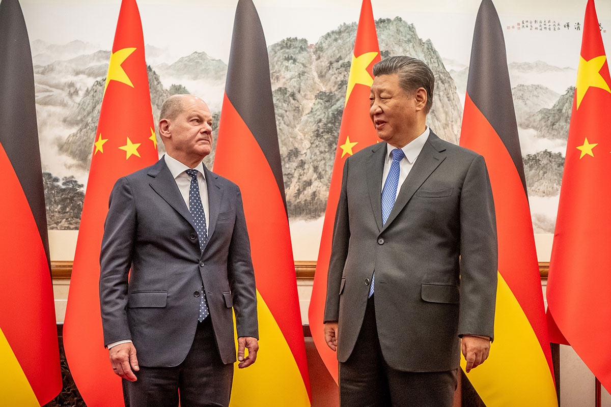 Xi Jinpings (r.) Äußerung, China ­lehne die Drohung mit Atomwaffen ab, wurde von Olaf Scholz mehrfach hervorgehoben. Nun ist sie entwertet