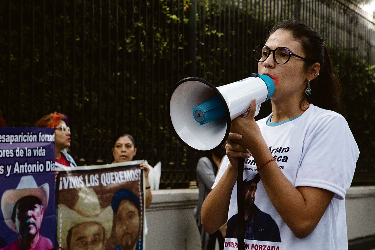 Ana Lucía vor dem Innenministerium in Mexiko-Stadt