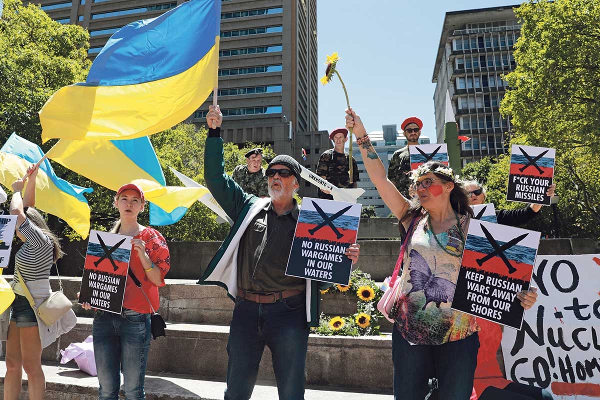 Demonstrierende gegen Marineübungen mit Russland und China in Kapstadt