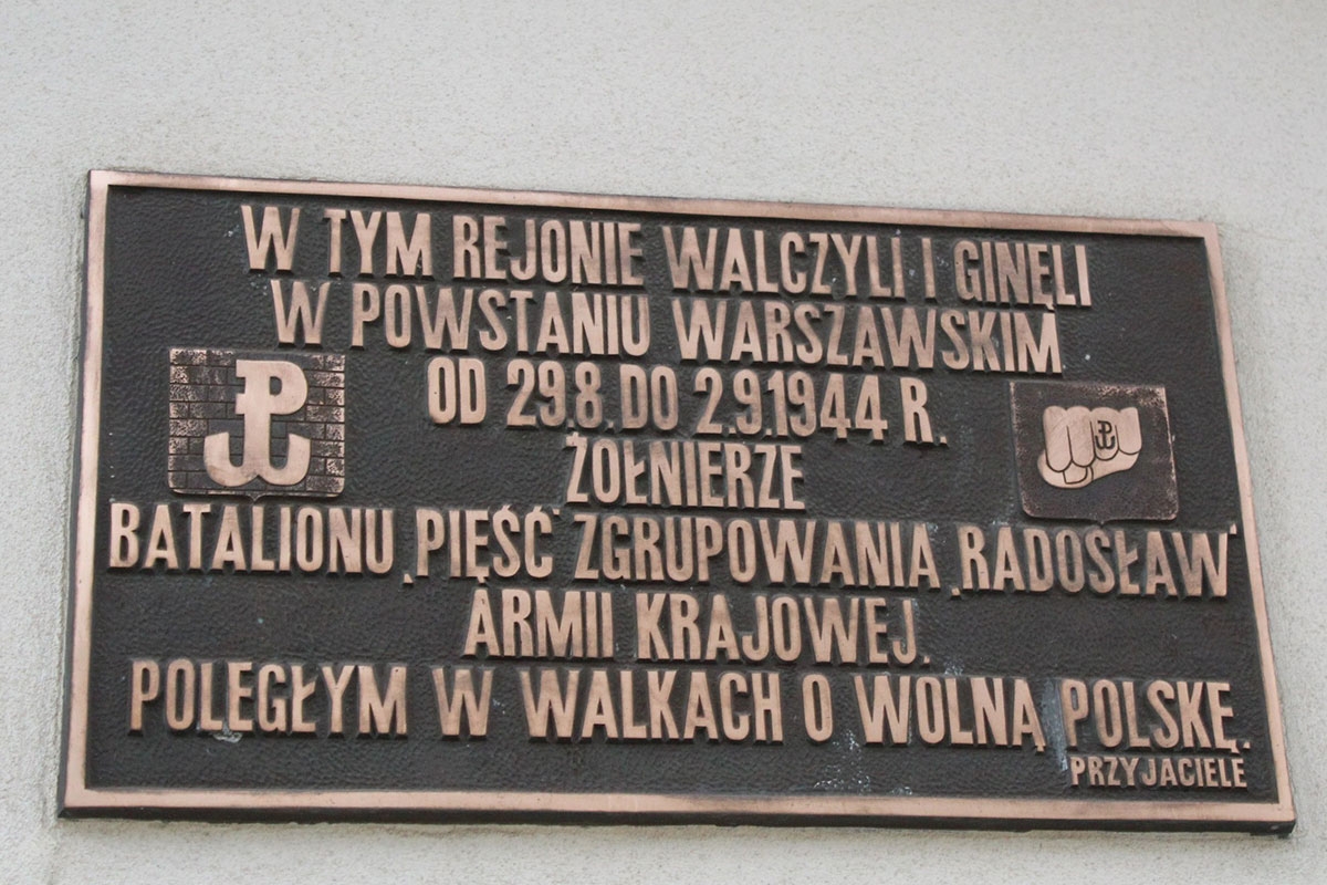 Gedenktafel in der Warschauer Altstadt