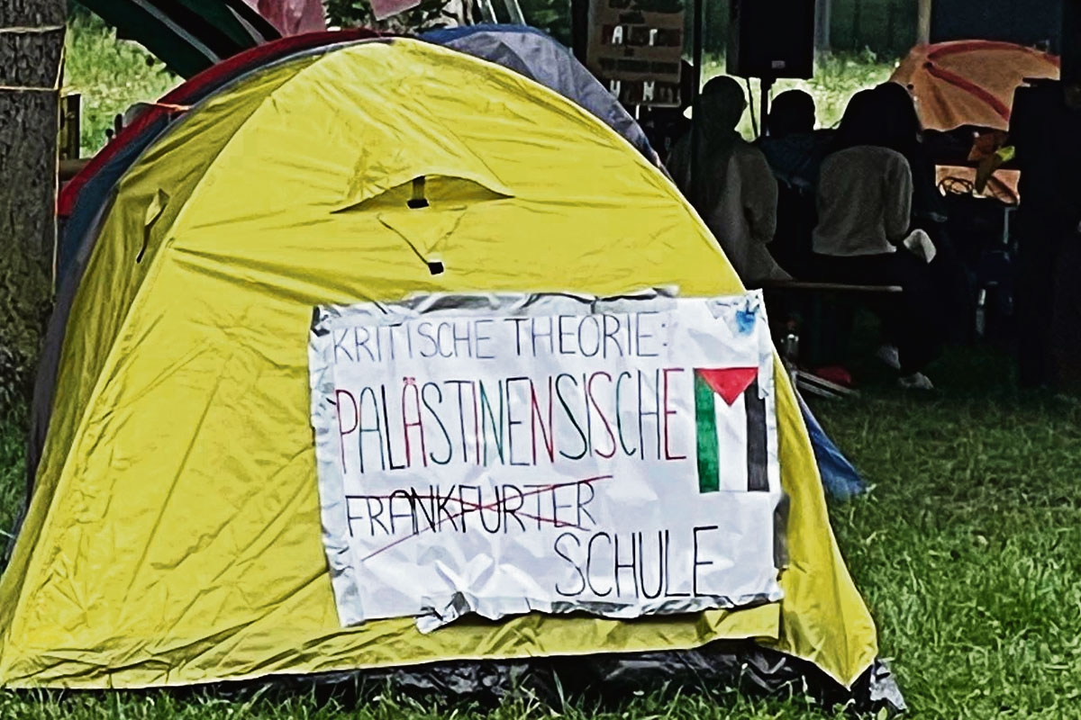 Zelt auf dem Protestcamp an der Goethe-Universität Frankfurt am Main