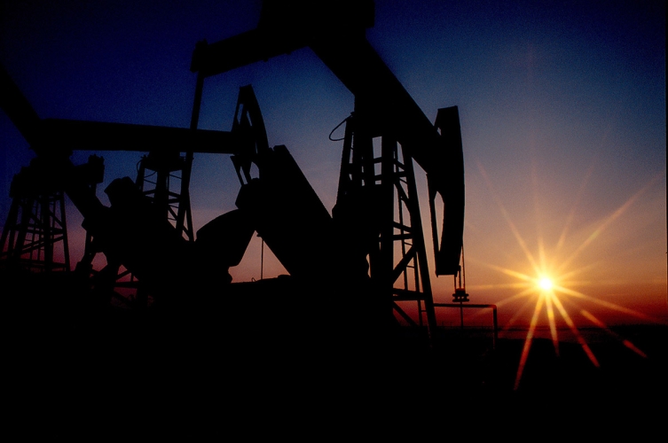 Ölfeld in der Oblast Tjumen. In dem Gebiet liegen 500 Ölfelder, die im Hinblick auf Größe und Umfang den Ölfeldern Saudi-Arabiens vergleichbar sind
