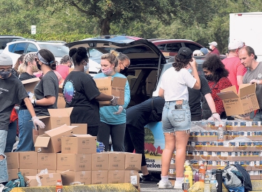 Essenausgabe der Orlando Food Bank