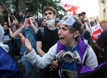 Breite Basis, harte Repression. Proteste gegen das neue Gesetz vor dem Parlament in Tiflis, 28. Mai