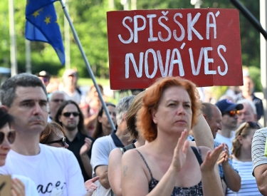 »Auflösung des RTVS nicht mit den Werten der Freiheit und der Menschenrechte vereinbar«. Proteste für Medienfreiheit in Bratislava, 18. Juni
