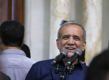 Nach dem Wahlsieg. Masoud Pezeshkian bei einer Ansprache am Schrein des Ayatollah Khomeini in Teheran, 6. Juli
