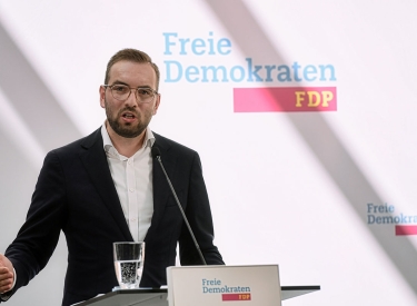 Zyon Braun, FDP-Spitzenkandidat in Brandenburg, wirkt verzweifelt