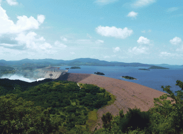 Venezuelas wichtigste Stromquelle: Der Guri-Damm im Bundesstaat Bolívar mit einem der größten Wasserkraftwerke der Welt am 4.250 Quadratkilometer großen Stausee