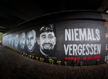 Niemals Vergessen ein Graffito in Frankfurt am Main