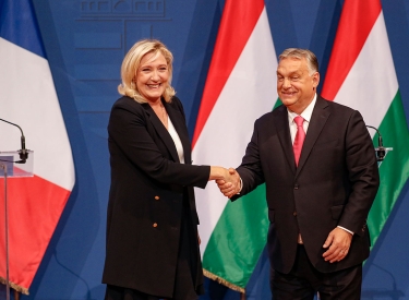 Marine Le Pen und Viktor Orbán bei der gemeinsamen Pressekonferenz in Budapest