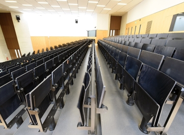 Großer Hörsaal im Auditorium Maximum der Martin-Luther-Universität Halle-Wittenberg