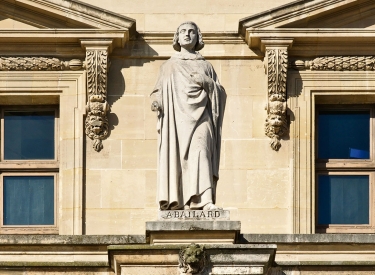 Abelaerd-Statue am Louvre in Paris