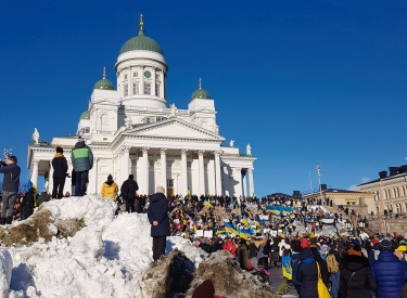 Ukrainische Exilgruppen protestieren auf dem Senatsplatz