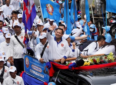  Hun Manet, Sohn und designierter Nachfolger von Ministerpräsident Hun Sen, paradierte zwei Tage vor den Wahlen durch Phnom Penh