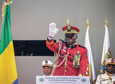 General Brice Oligui Nguema legt in Libreville den Amtseid als Übergangspräsident ab
