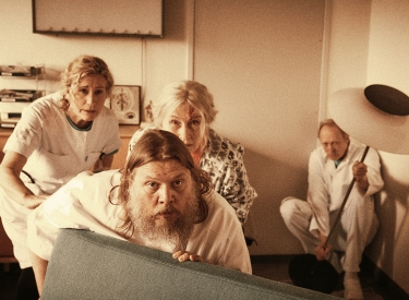 Der Horror der Klinik. Balder (Nicolas Bro), Judith (Birgitte Raaberg) und Karen (Bodil Jørgensen) im Sprechzimmer