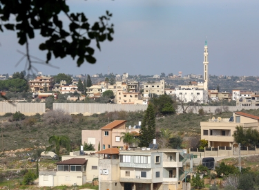 Blick aus dem israelischen Dorf Arab al-Aramshe (vorne) auf das libanesische Zahajra im Dezember