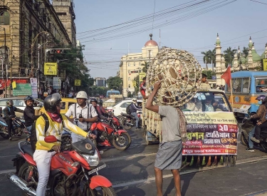 Für Ungeübte leicht verwirrend: Straßenkreuzung in Kolkata